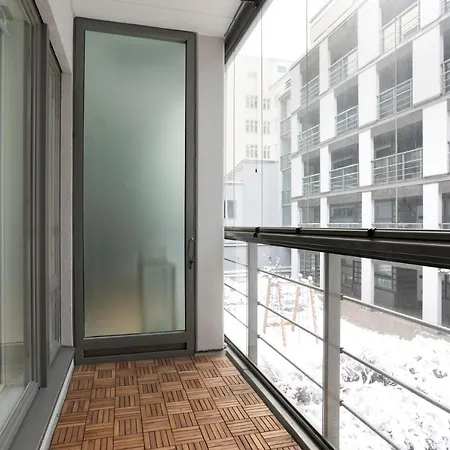 2ndhomes Cozy 1br With Balcony By The Station *