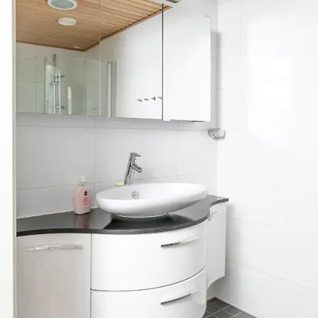 Apartment 2ndhomes Cozy 1br With Balcony By The Station *