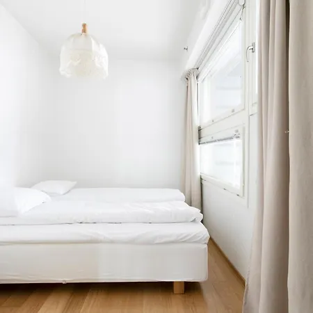2ndhomes Cozy 1br With Balcony By The Station * Helsinki