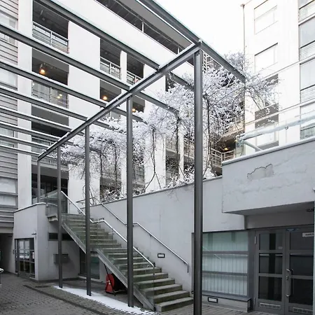 2ndhomes Cozy 1br With Balcony By The Station Apartment *