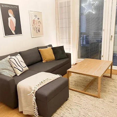 2ndhomes Cozy 1br With Balcony By The Station Helsinki