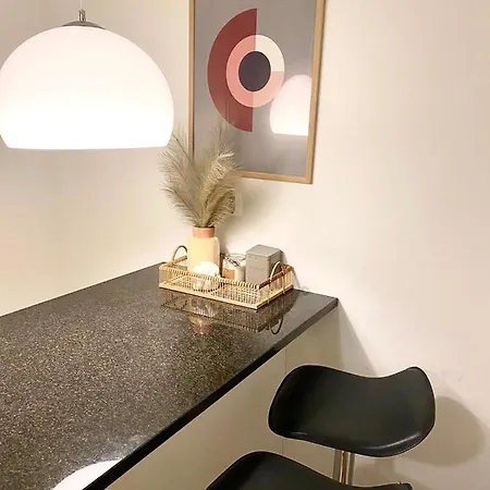 2ndhomes Cozy 1br With Balcony By The Station Apartment